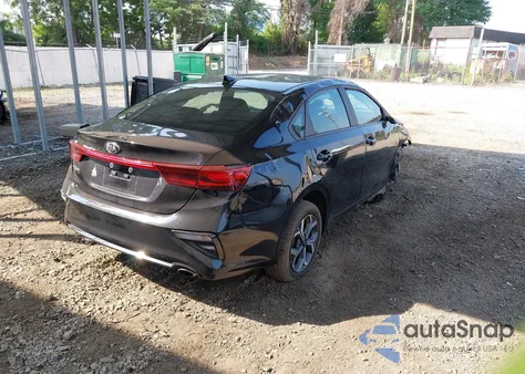 2021 Kia Forte Lxs z USA, uszkodzony, nr VIN 3KPF24AD1ME274138